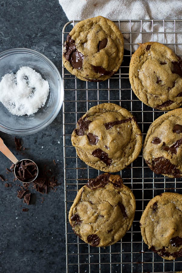 Chewy Vegan Cookie Dough Cookies: One of the best cookies to ever come out of my kitchen! They taste like straight-up cookie dough (especially when cold), and they're gluten free and vegan! || fooduzzi.com recipe