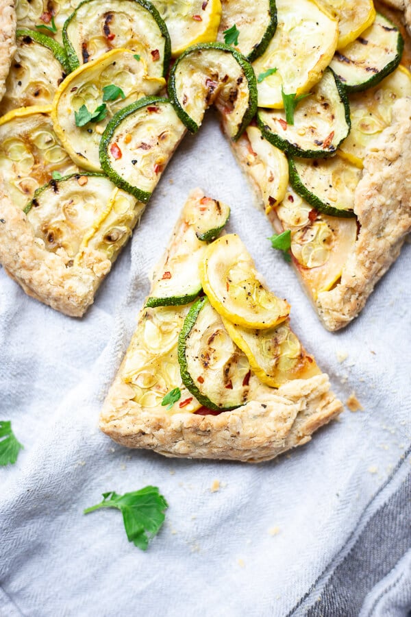 vegan grilled zucchini crostata pizza slice