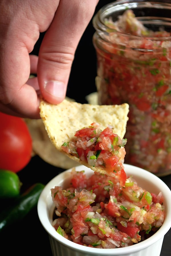 Homemade Hot Salsa || fooduzzi.com recipes