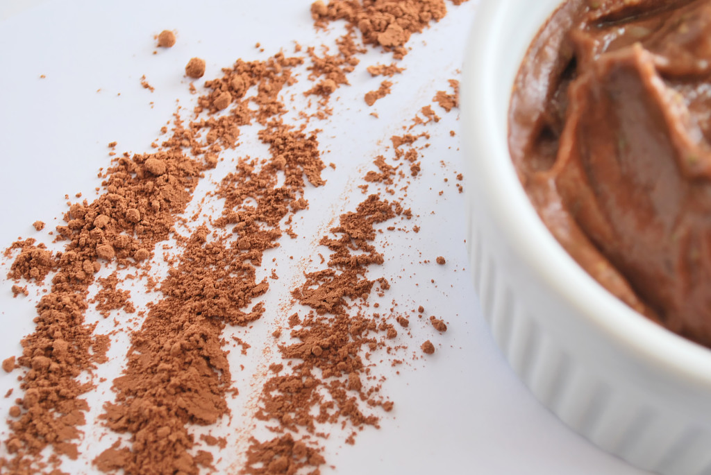 Dairy Free Chocolate Banana Ice Cream: Decadent creaminess by way of a gluten free, vegan, and paleo frozen treat! || fooduzzi.com