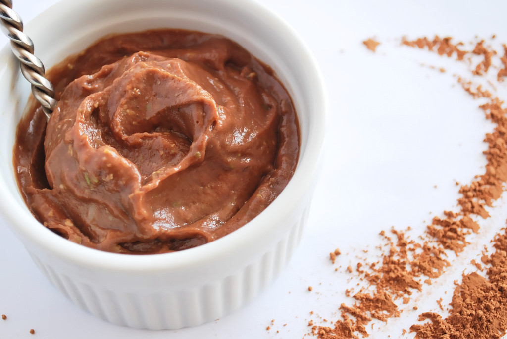 Dairy Free Chocolate Banana Ice Cream: Decadent creaminess by way of a gluten free, vegan, and paleo frozen treat! || fooduzzi.com