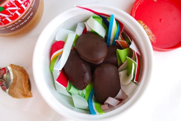 Whole Food Peanut Butter Eggs: Gluten free, refined sugar-free and vegan, these Whole Food Peanut Butter Eggs are a healthy play on the classic Easter treat! || fooduzzi.com