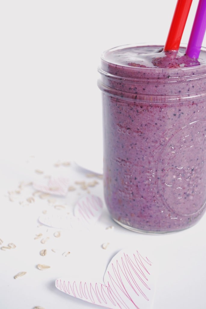 Heart Beet Smoothie: Packed with hearth-healthy ingredients you can share with your valentine! || fooduzzi.com