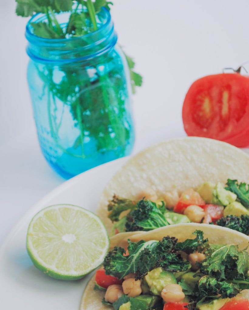 Guacos: These guacamole-filled tacos are bound to be your newest obsession! Vegan, gluten free, fresh, and healthy, Guacos will brighten your winter blues! || fooduzzi.com