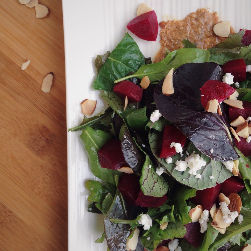 Almond Butter Beet Salad: A satisfying, fresh, and seasonal salad inspired by one of my favorite Pittsburgh restaurants! || fooduzzi.com