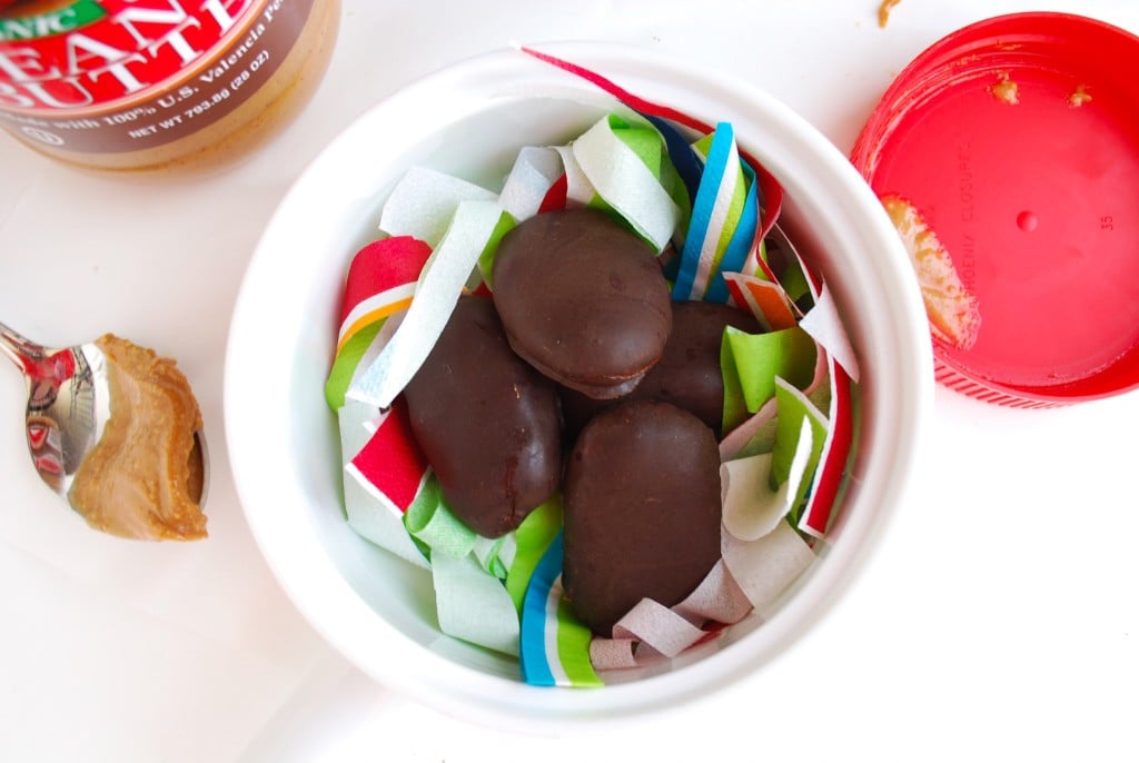 Whole Food Peanut Butter Eggs: Gluten free, refined sugar-free and vegan, these Whole Food Peanut Butter Eggs are a healthy play on the classic Easter treat! || fooduzzi.com