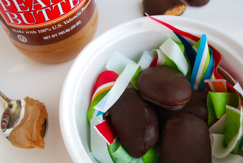 Whole Food Peanut Butter Eggs: Gluten free, refined sugar-free and vegan, these Whole Food Peanut Butter Eggs are a healthy play on the classic Easter treat! || fooduzzi.com