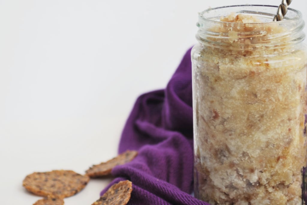 Salted Caramel Coconut Butter: You'll want this creamy, dreamy, coconutty goodness on everything! Add some cocoa to the mix for a gluten free and vegan Samoa Spread! || fooduzzi.com