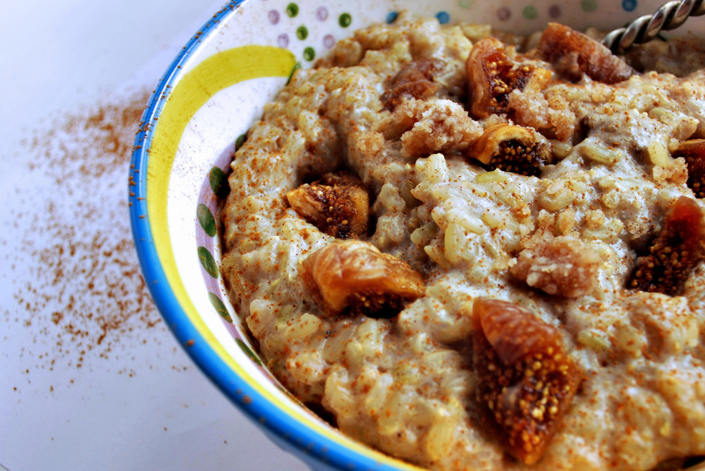 Vegan Rice Pudding: It's a whole foods remake of my great-grandmother's famous rice pudding! Gluten free, full of nutrients, and down-right delish! || fooduzzi.com